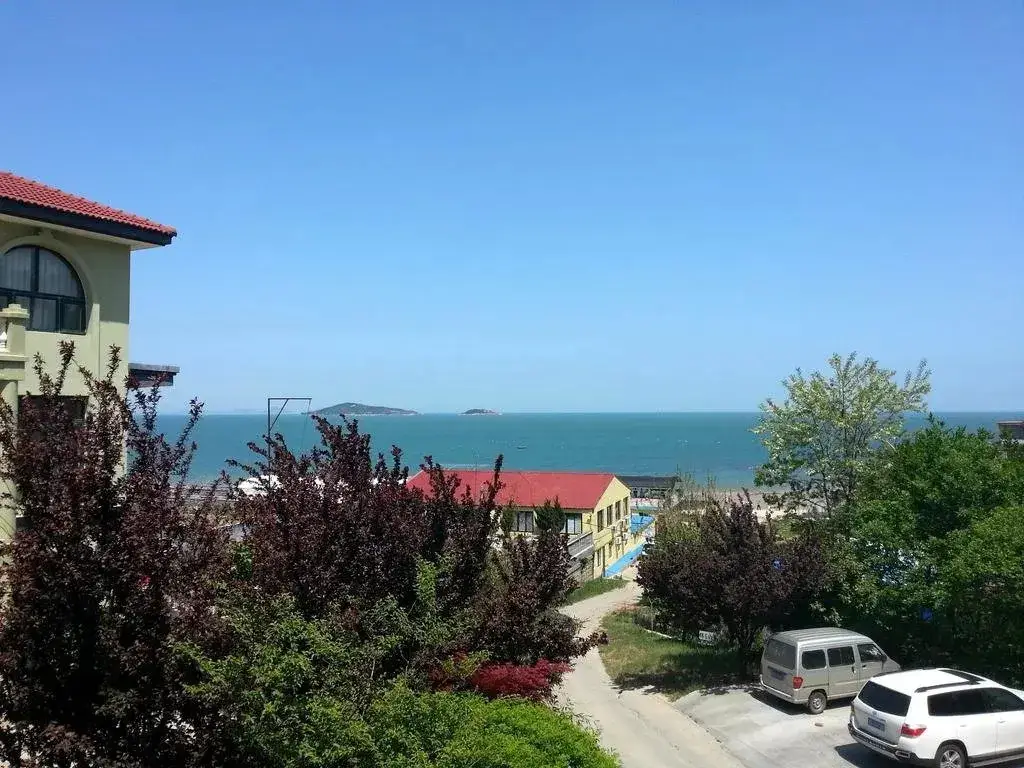 Циндао: Seaside Flower Villa