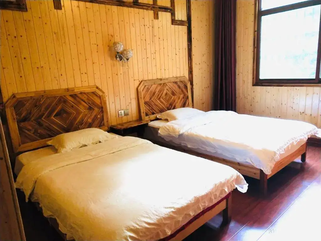 Чжанцзяцзе: Tongfu inn