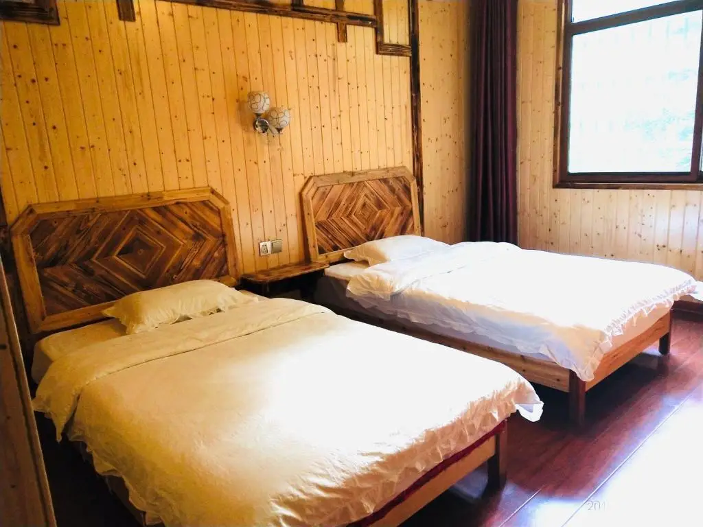 Чжанцзяцзе: Tongfu inn