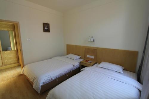 Чжанцзяцзе: Yijia Apartment