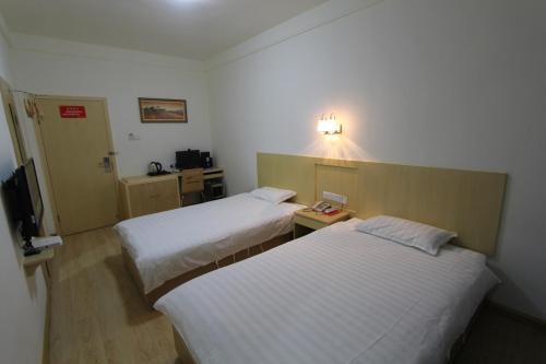 Чжанцзяцзе: Yijia Apartment