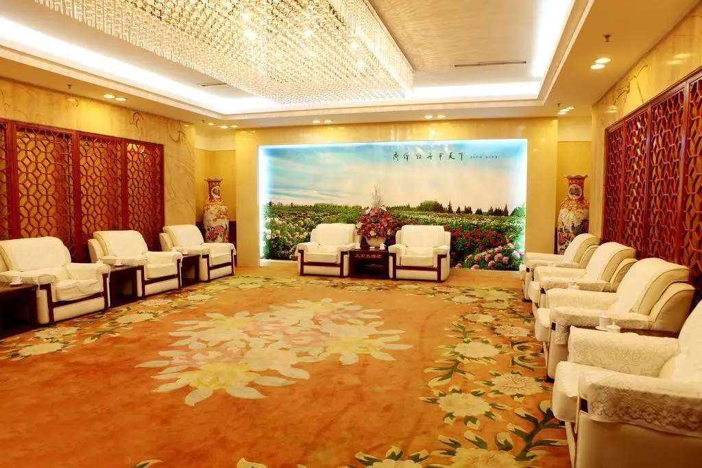Хецзе: Tianhong Hotel