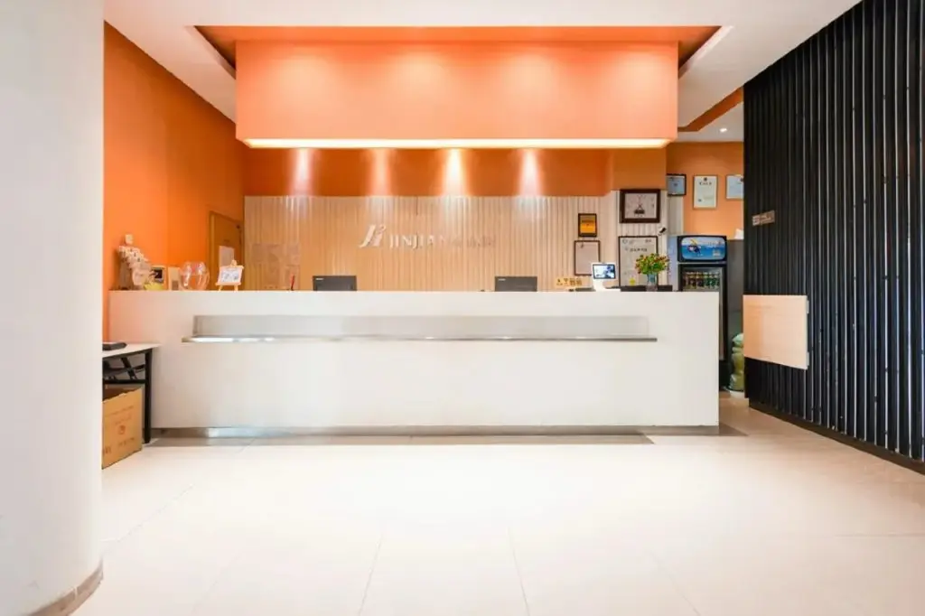 Циндао: Jinjiang Inn Qingdao Chongqing South Road Metro