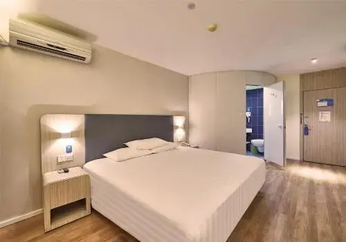 Наньтун: Hanting Express Rudong Wenfeng World