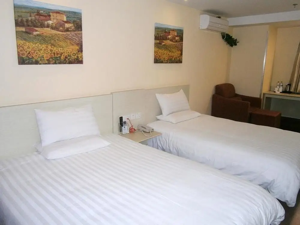 Чунцин: HHanting Hotel Chongqing Nanping Subway Station