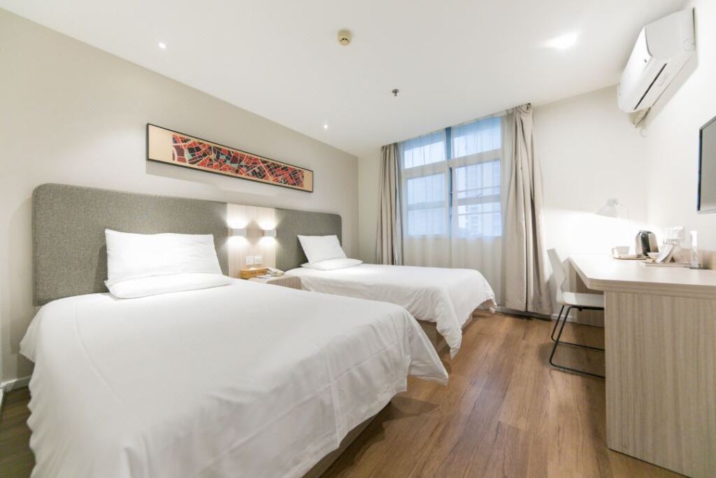 Гуанчжоу: Hanting Hotel Guangzhou Yantang Metro Station