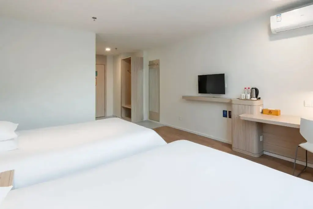 Гуанчжоу: Hanting Hotel Guangzhou Yantang Metro Station