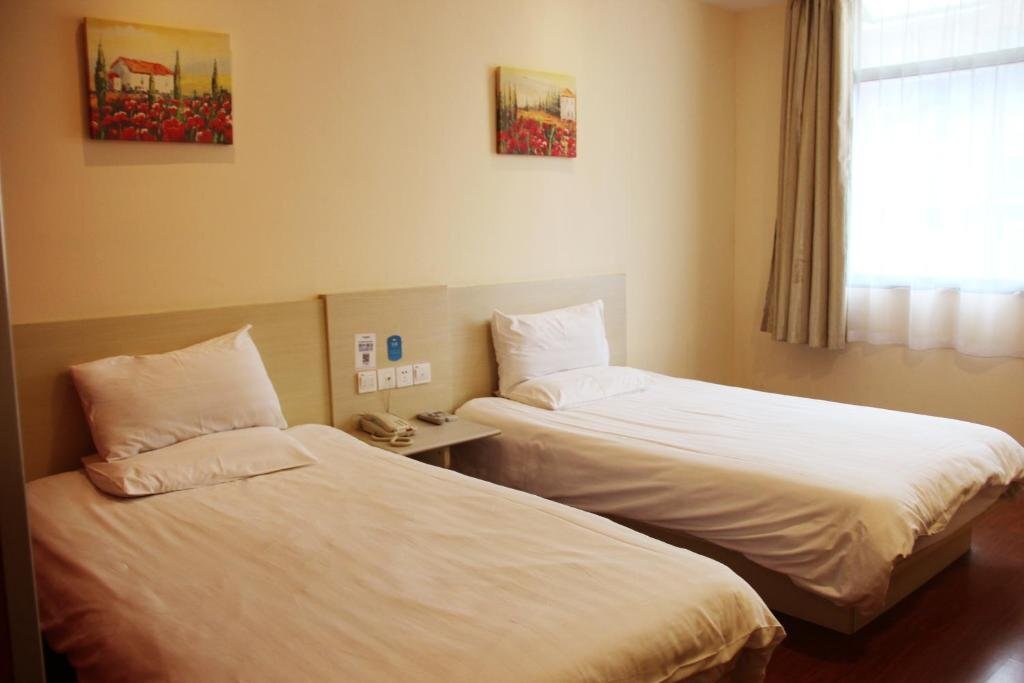 Ухань: Hanting Express Wuhan Optical Valley Gaoxin Avenue