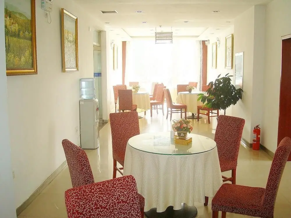 Hanting Zibo Linyi People's Square Hotel — фото 1