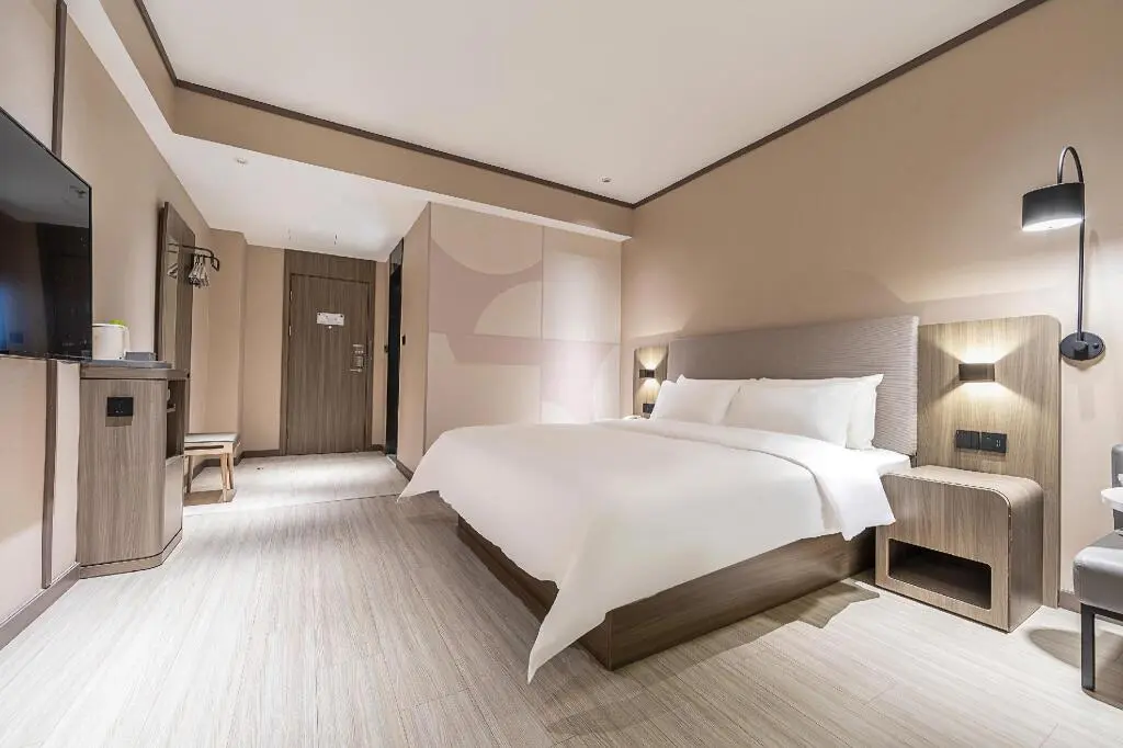 Пэнлай: Hanting Hotel Yantai Penglaige Zhonglou East Road