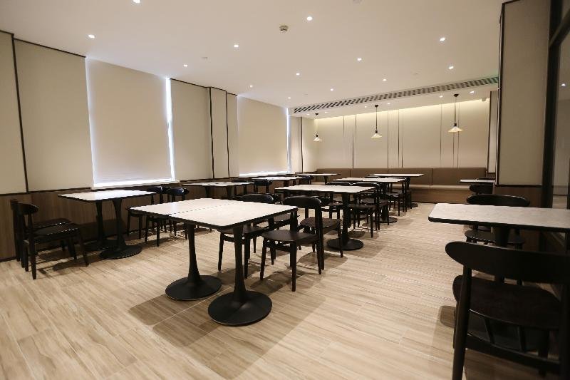 Цзиньчжоу: Hanting Hotel People's Street Jinzhou Railway Sta