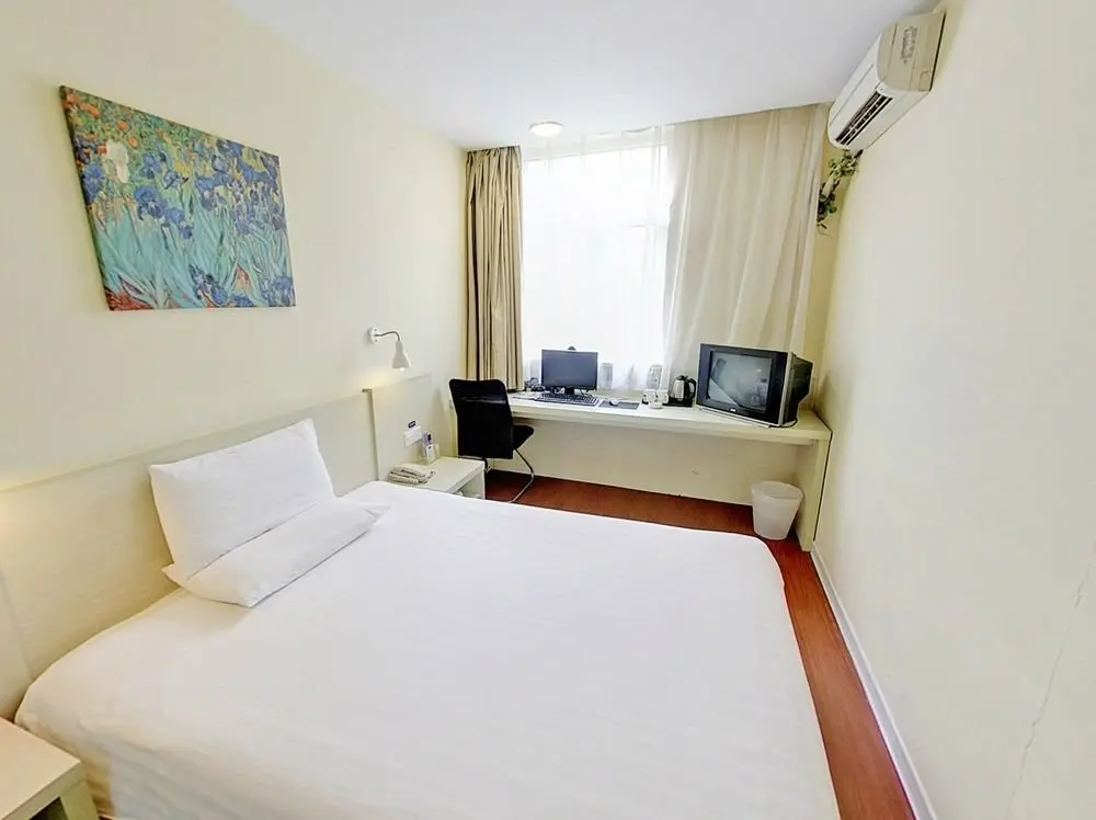 Пинлян: Hanting Express Pingliang New Minzhu Road
