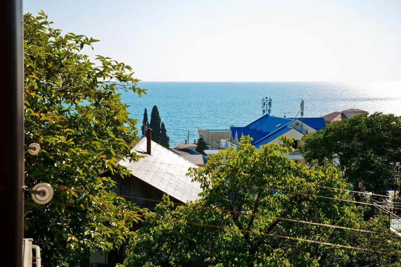 Лоо: Guest House Galina