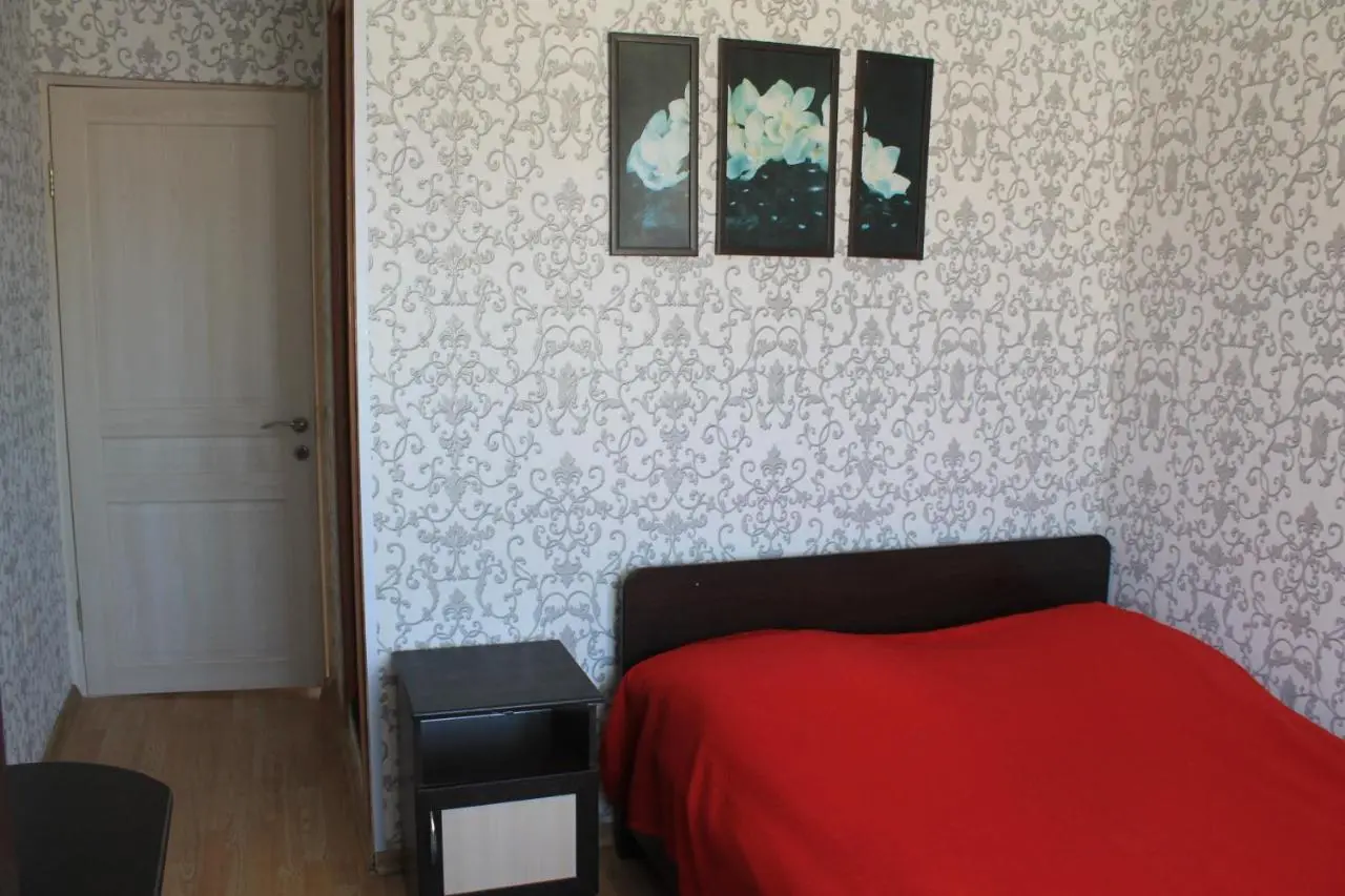 Лоо: Guest House Galina