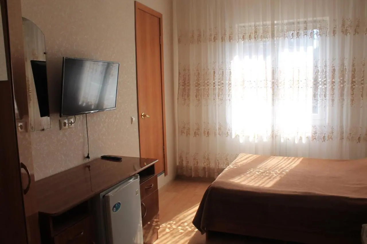 Лоо: Guest House Galina