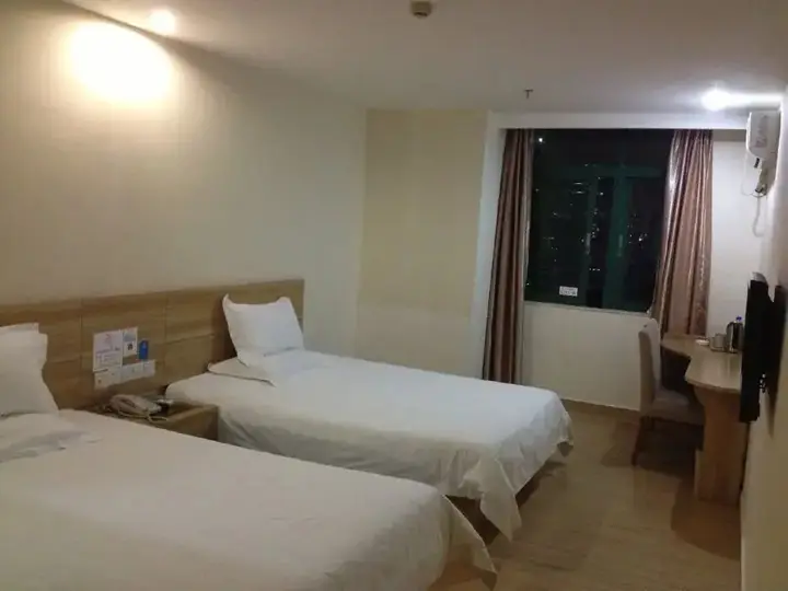 Шэньчжэнь: Hanting Express Shenzhen Hai Shang Shi Jie Zhao Shang Road Branch