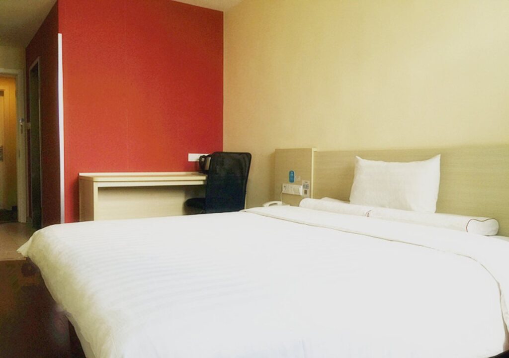 Инин: Hanting Hotel Yining Shanghai Town