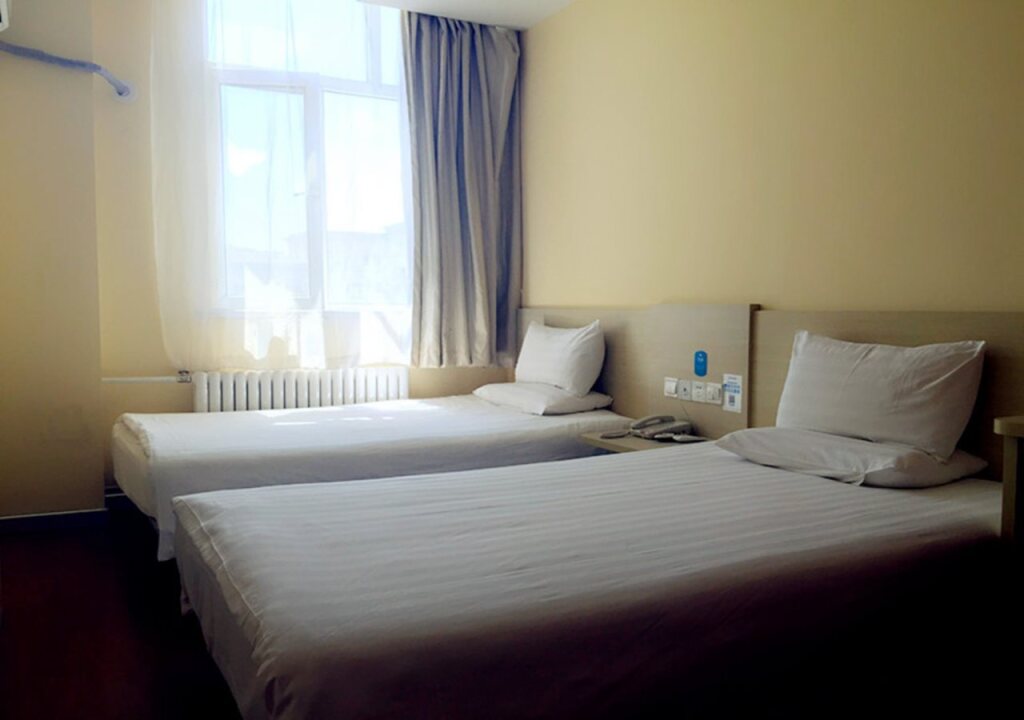 Инин: Hanting Hotel Yining Shanghai Town