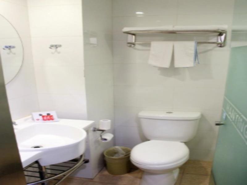 Инин: Hanting Hotel Yining Shanghai Town