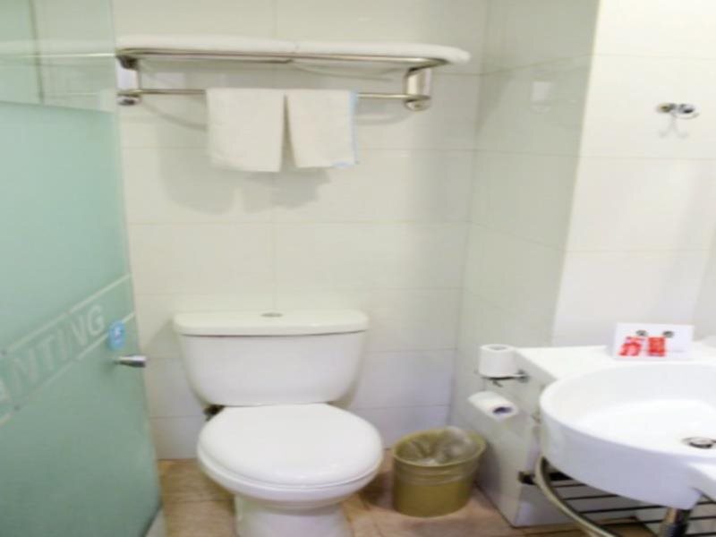 Инин: Hanting Hotel Yining Shanghai Town