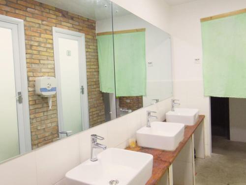 Линьань: Typha International Youth Hostel
