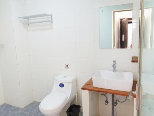 Линьань: Typha International Youth Hostel