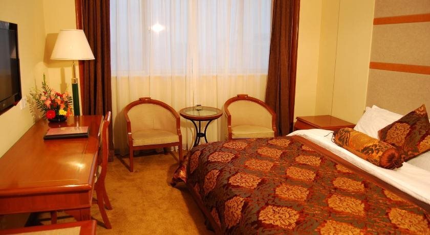 Нинбо: Ningbo World Hotel
