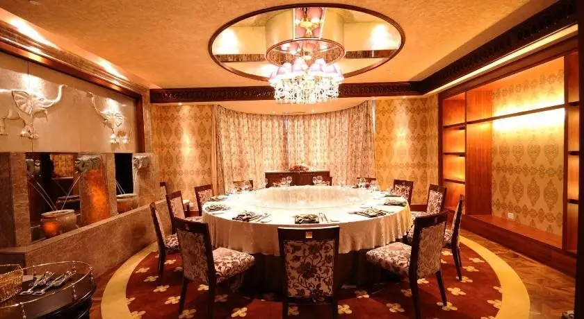 Нинбо: Ningbo World Hotel