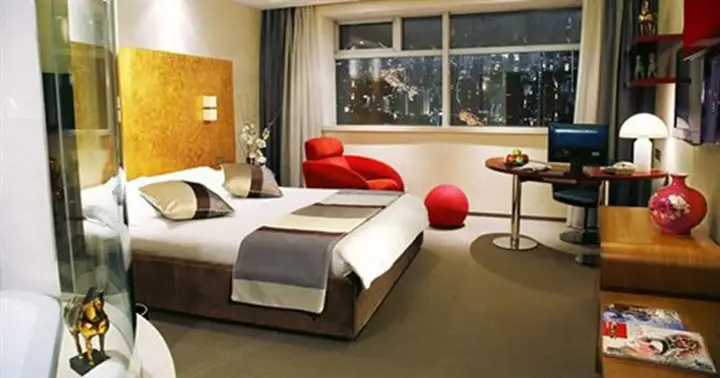 Шанхай: Mercure Shanghai Royalton