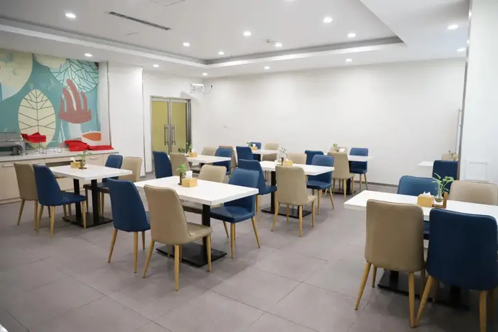 Цзинань: Home Inn JiNan Railway Station Square