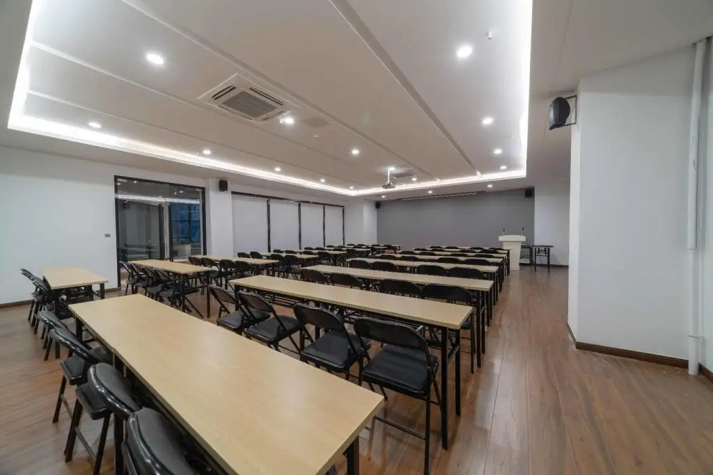Ухань: Hanting Express Wuhan Hubei University
