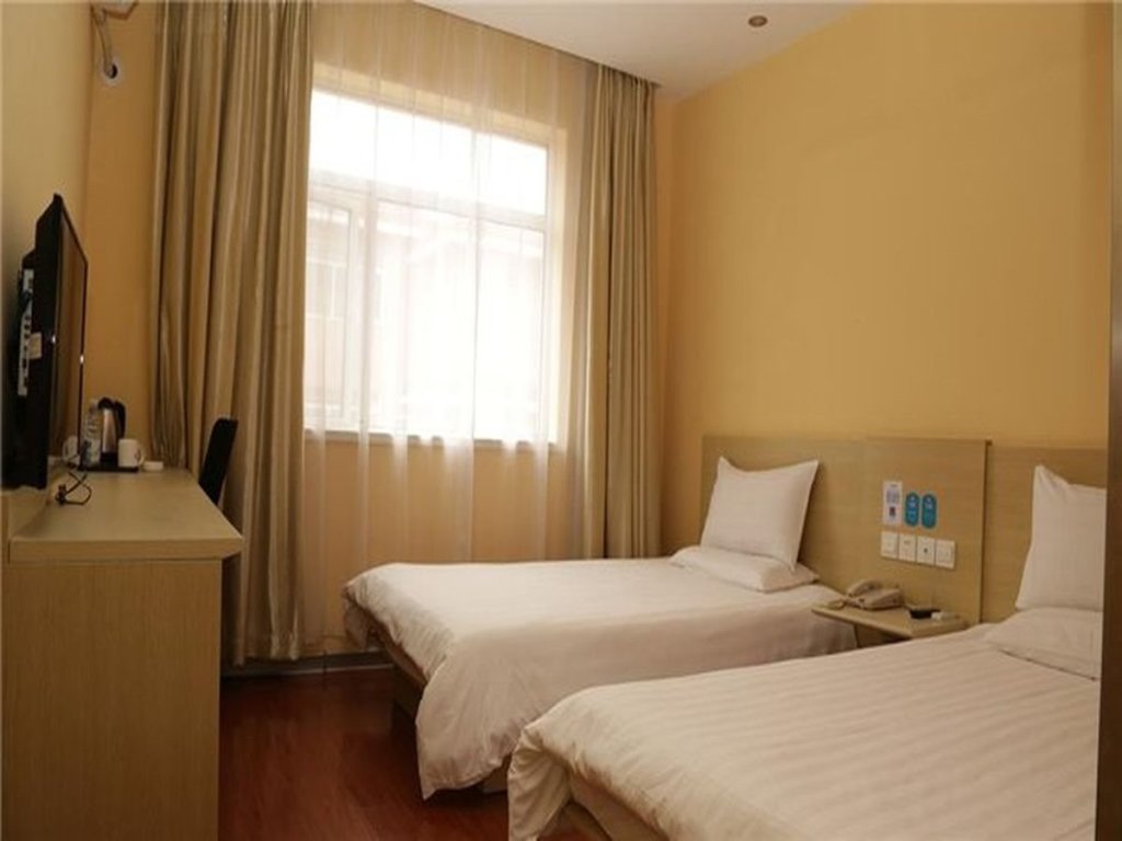 Шанхай: Hanting Express Shanghai Fengxian South Qiao Road