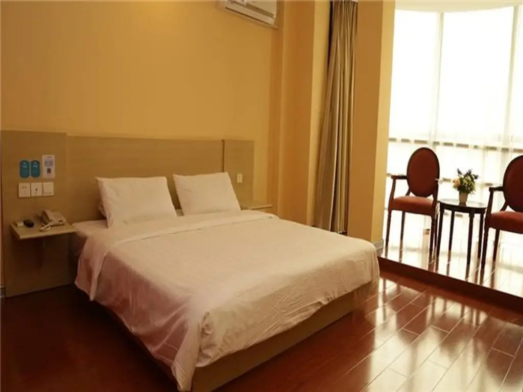 Шанхай: Hanting Express Shanghai Fengxian South Qiao Road