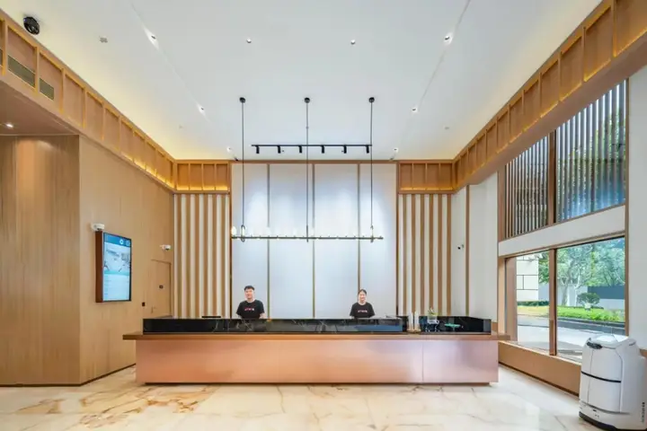 Шанхай: Hanting Express Shanghai Huajing Road