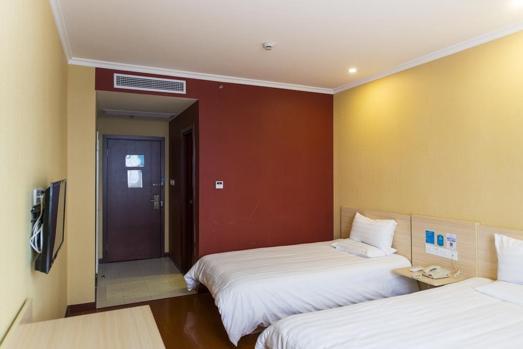Шанхай: Hanting Express Shanghai Pudong Airport Haibin Road