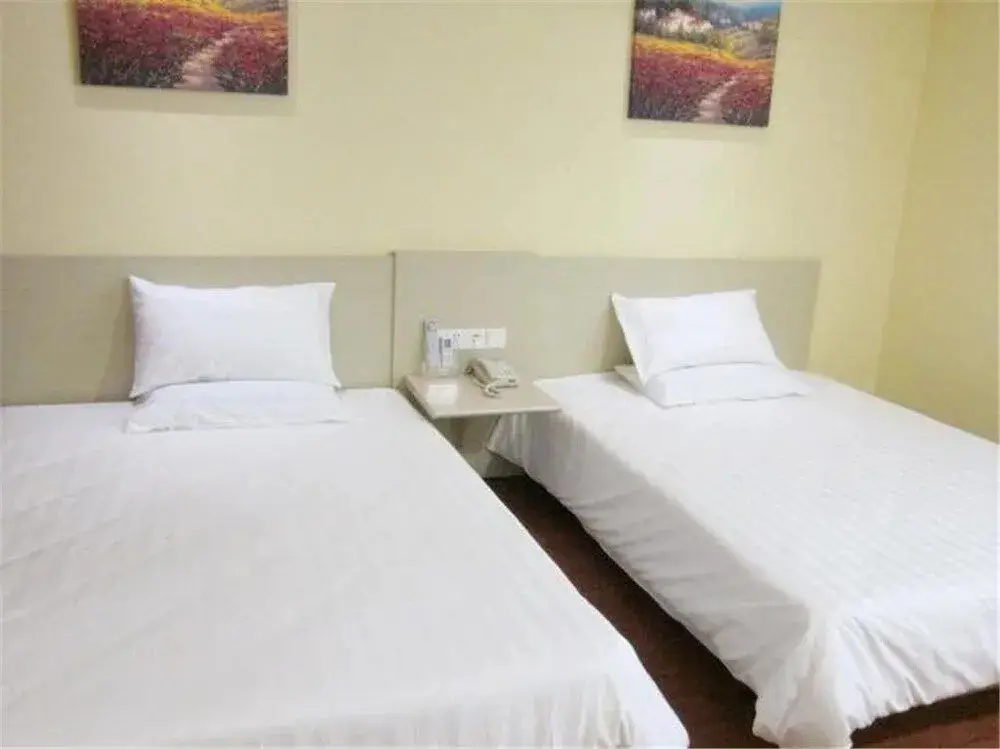 Чанчжоу: GreenTree Inn Express Changzhou Railway Station North Square