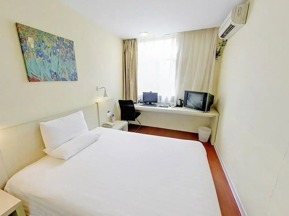 Чанчжоу: GreenTree Inn Express Changzhou Railway Station North Square