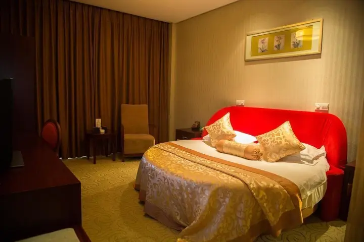 Нинбо: Days Inn Frontier Cixi