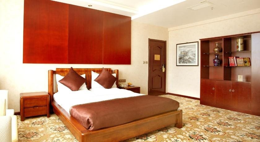 Цзюцюань: Jiuquan Longteng Hotel