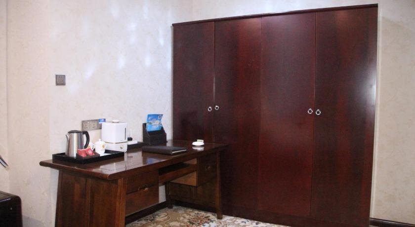 Цзюцюань: Jiuquan Longteng Hotel
