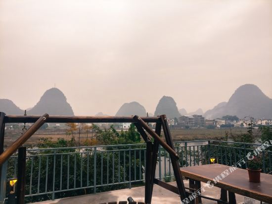 Яншо: Yulonghe Yueseshanshui Guest House
