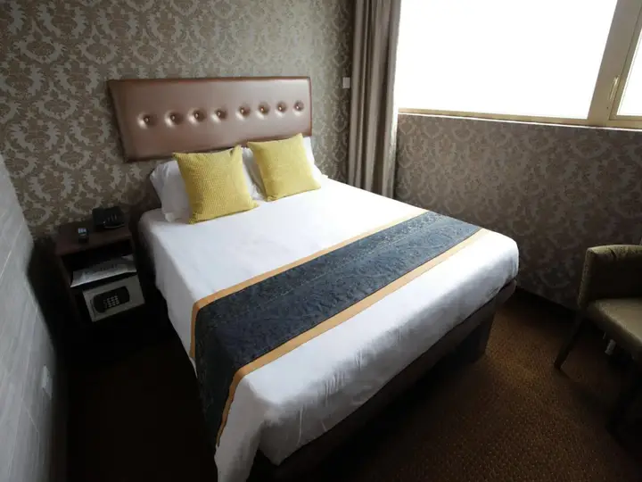 Гонконг: Grand City Hotel