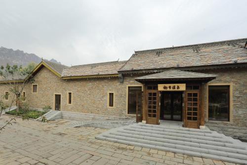 Beijing Gubei Water Town Yushe Hospring Hotel — фото 1