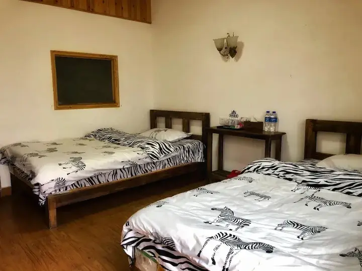 Дали: Tourist Courtyard Hotel