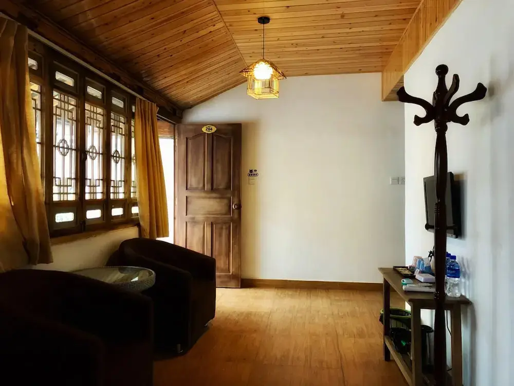Дали: Tourist Courtyard Hotel