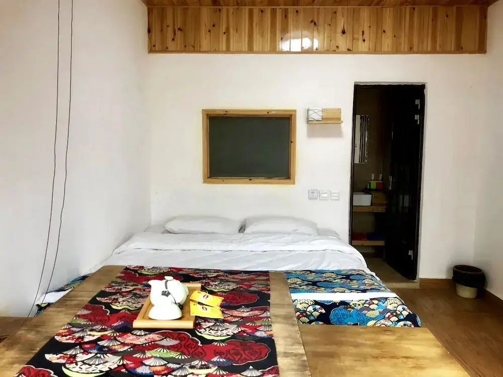 Дали: Tourist Courtyard Hotel