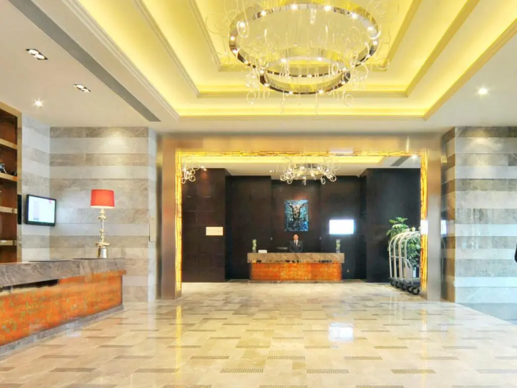 Ухань: Royal Suites & Tower