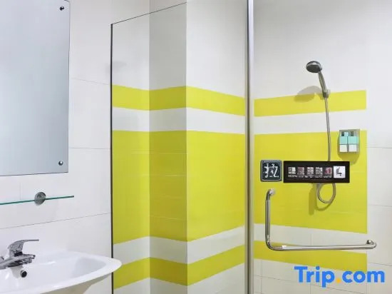 7 Days Inn Zhengzhou Renmin Road Subway Station Branch — фото 1