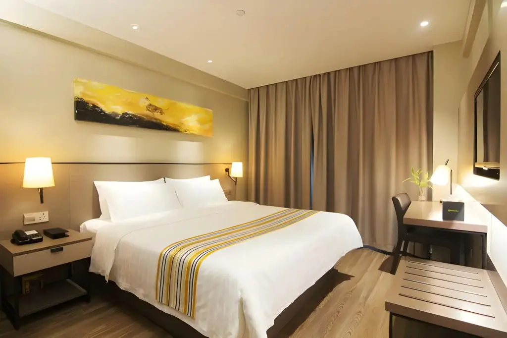 Пекин: Home Inn Plus (Beijing Changping Government Street Metro Station)