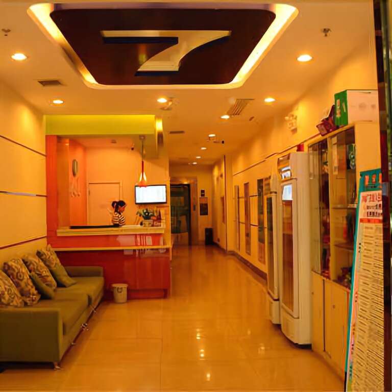7 Days Inn — фото 1